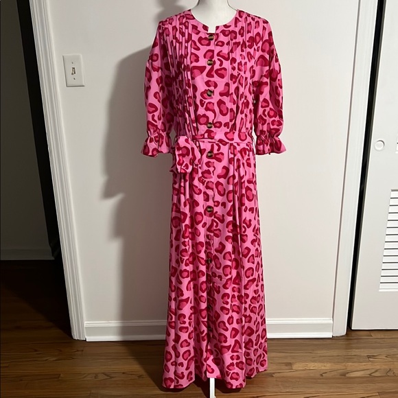 Dresses & Skirts - Leopard print Dress